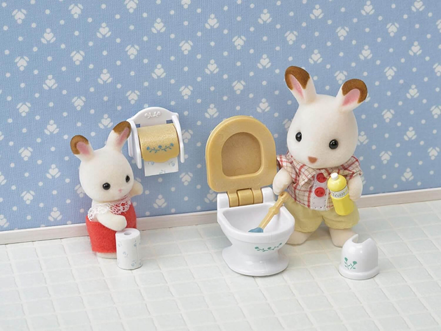 Sylvanian Families Country Bathroom Furniture Playset for Age 3 and Up