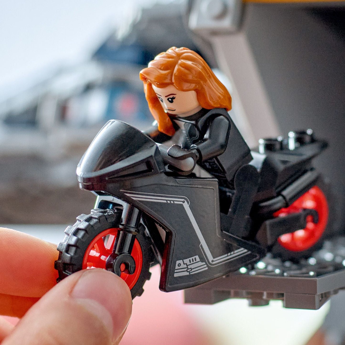 Lego Marvel 76325 Avengers: Age of Ultron Quinjet for Ages 12 and Up